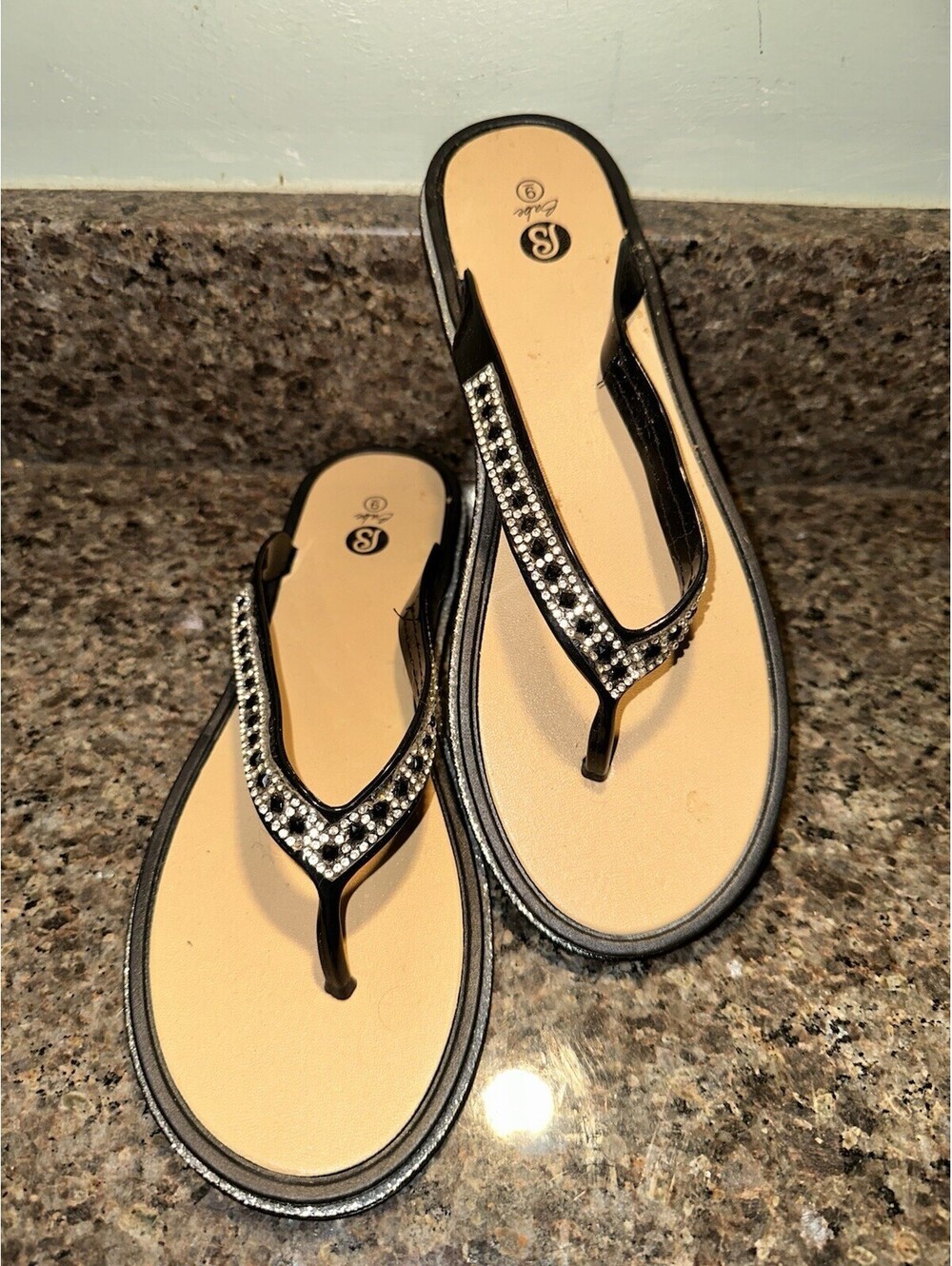 Women’s Rhinestone Flip Flops Black Sandals Size 9